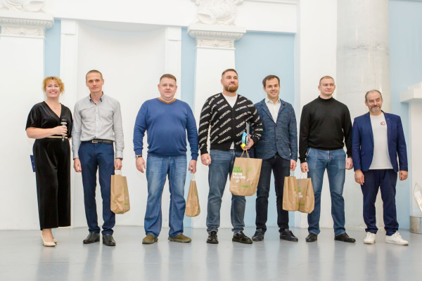 В ДЕНЬ ОТЦА ЛУЧШИХ ПАП ПОЗДРАВИЛИ В ЦДРА