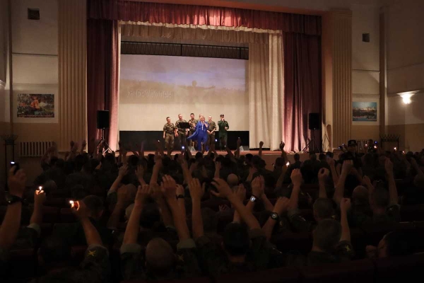 В РАМКАХ УСТНОГО ЖУРНАЛА ВОИНЫ-СВЯЗИСТЫ ВСТРЕТИЛИСЬ С ЗАСЛУЖЕННОЙ АРТИСТКОЙ РОССИИ ЛЮБОВЬЮ БИРЮКОВОЙ