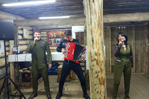 АРТИСТЫ ЦДРА ДАЛИ СЕРИЮ КОНЦЕРТОВ ДЛЯ ВОЕННОСЛУЖАЩИХ В БРЯНСКОЙ ОБЛАСТИ
