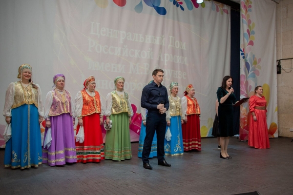 &laquo;НАПОЛНИМ МУЗЫКОЙ СЕРДЦА&raquo;: ЦДРА ОРГАНИЗОВАЛ КОНЦЕРТ ДЛЯ ЖИТЕЛЕЙ ДОНБАССА