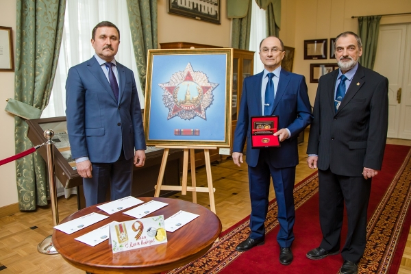 ЦДРА ПЕРЕДАНЫ В ДАР ПАМЯТНЫЕ МЕДАЛИ, ПОСВЯЩЕННЫЕ ДНЮ ПОБЕДЫ