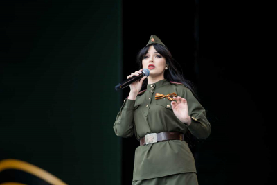 С ПЕСНЯМИ ВОЕННЫХ ЛЕТ АРТИСТЫ ЦДРА ВЫСТУПИЛИ В МУЗЕЙНО-ХРАМОВОМ КОМПЛЕКСЕ ВС РФ