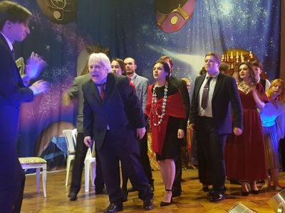 ГОГОЛЕВСКОГО &laquo;РЕВИЗОРА&raquo; СЫГРАЛИ ДЛЯ ЖИТЕЛЕЙ ДОНБАССА