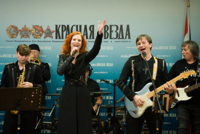 АРТИСТЫ АНСАМБЛЯ &laquo;ОБОРОНА&raquo; ПОЗДРАВИЛИ КОЛЛЕКТИВ РИЦ &laquo;КРАСНАЯ ЗВЕЗДА&raquo; С ДНЁМ РОССИЙСКОЙ ПЕЧАТИ