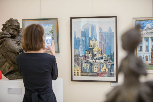 &laquo;СОХРАНЯЯ ИСТОРИЧЕСКОЕ ПРОШЛОЕ&raquo;: К МЕЖДУНАРОДНОМУ ДНЮ ПАМЯТНИКОВ И ИСТОРИЧЕСКИХ МЕСТ В ЦДРА ОТКРЫЛАСЬ ХУДОЖЕСТВЕННАЯ ВЫСТАВКА