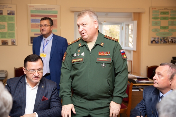 КОЛЛЕГИ ПОЗДРАВИЛИ АЛЕКСАНДРА НАЗАРЕНКО С ПРИСВОЕНИЕМ ПОЧЕТНОГО ЗВАНИЯ