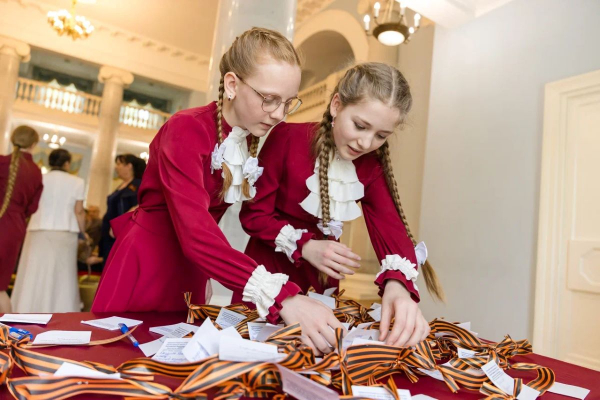 ВСЕРОССИЙСКАЯ ПАТРИОТИЧЕСКАЯ АКЦИЯ &laquo;ГЕОРГИЕВСКАЯ ЛЕНТОЧКА&raquo; ПРОШЛА В ЦЕНТРАЛЬНОМ ДОМЕ РОССИЙСКОЙ АРМИИ